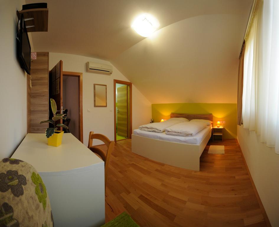 Rooms Jana Slunj Luaran gambar