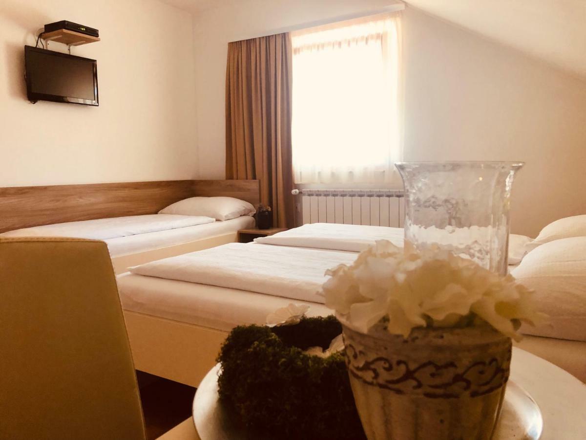 Rooms Jana Slunj Luaran gambar